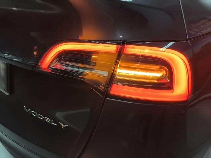 Model Y 2024 RWD photo 7
