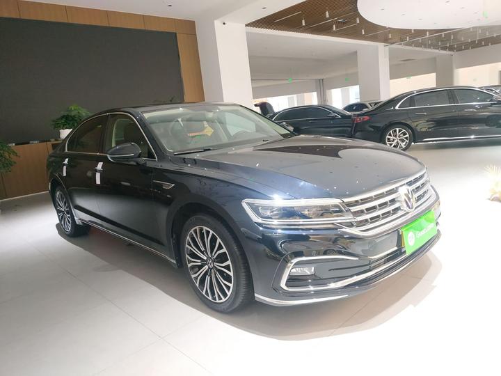 2021 380TSI Luxury photo 3
