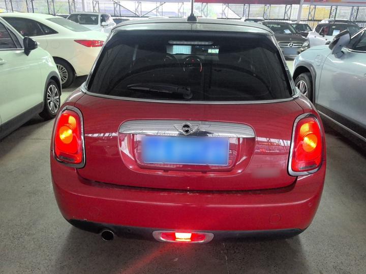 2016 1.5T COOPER 5-Door photo 3