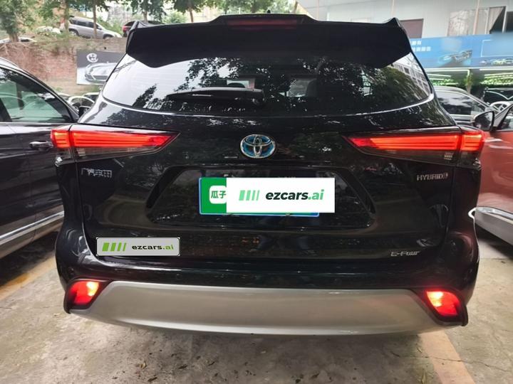 Highlander 2022 Hybrid 2.5L AWD Luxury 7-Seater photo 5