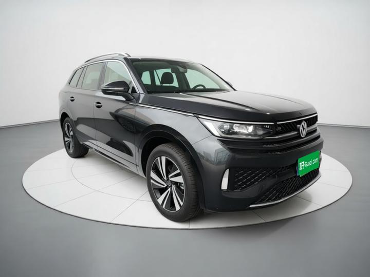 2023 380TSI AWD R-Line photo 3