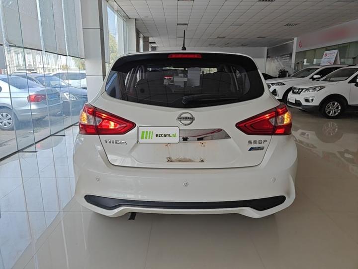 Tiida 2016 1.6L CVT photo 5