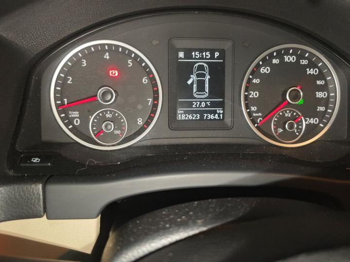 Tiguan 2012 1.8TSI AT RWD photo 2