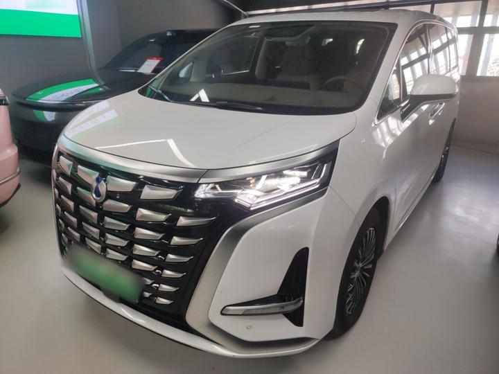 D9 2022 DM-i 970 AWD Noble
