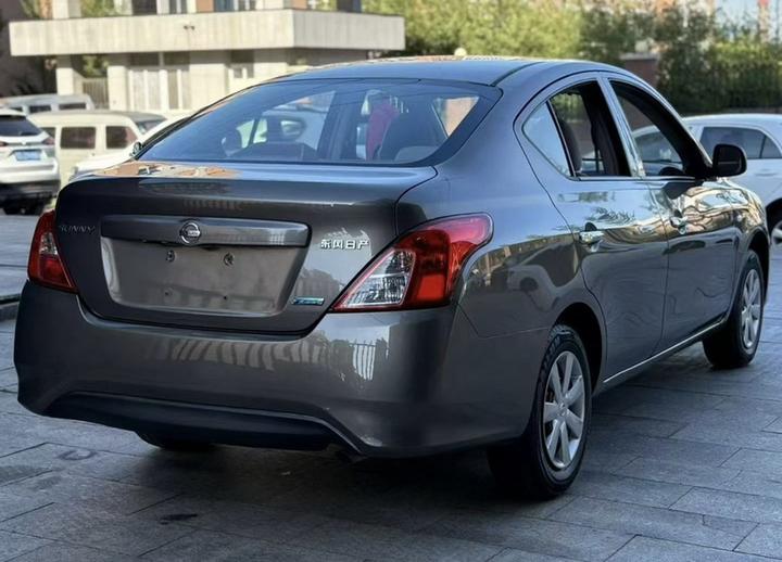 2015 1.5XE MT Comfort photo 3