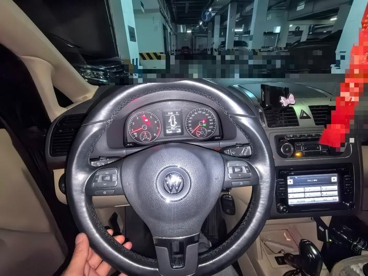 2013 1.4T DSG 5-Seater photo 3