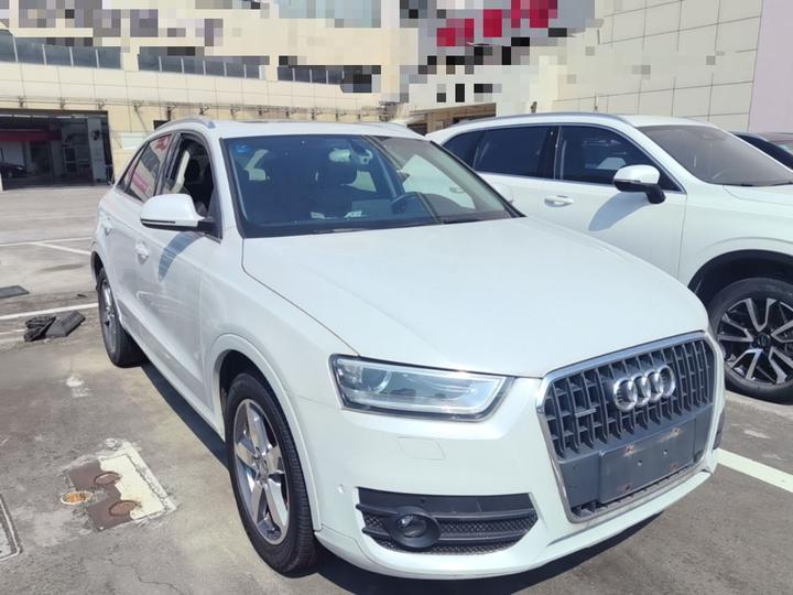 Q3 2015 35 TFSI quattro Luxury photo 3