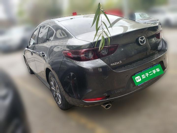 3 Axela 2020 1.5L AT photo 4