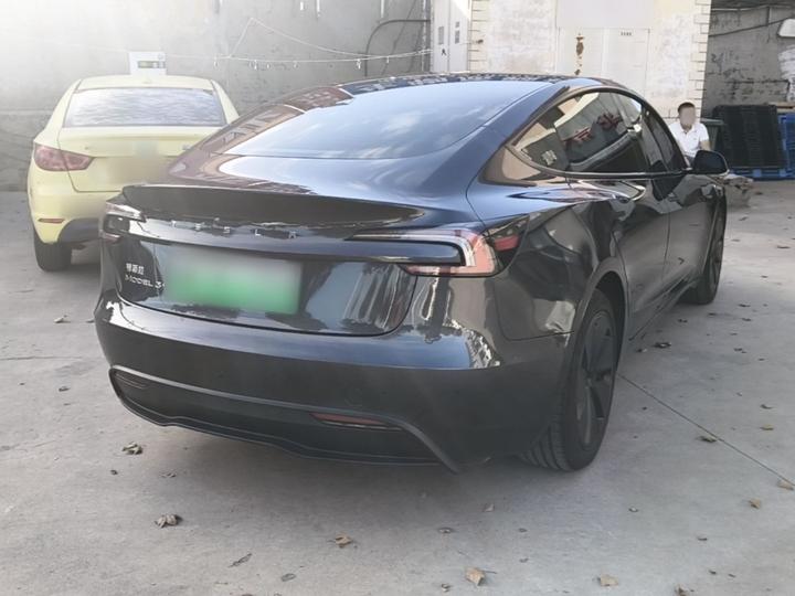 Model 3 2023 Long Range AWD photo 4