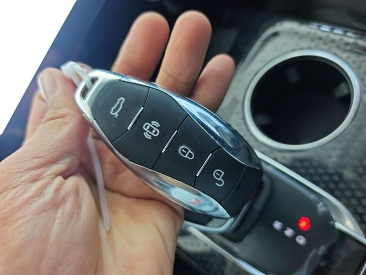 HS3 PHEV 2024 115km photo 8