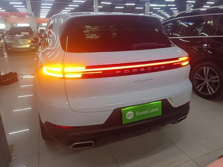 2024 Cayenne 3.0T photo 3