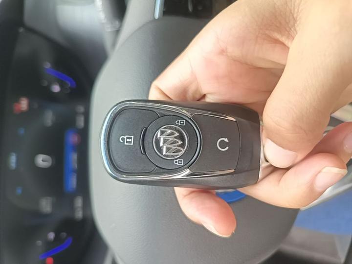 6 2020 PHEV photo 8