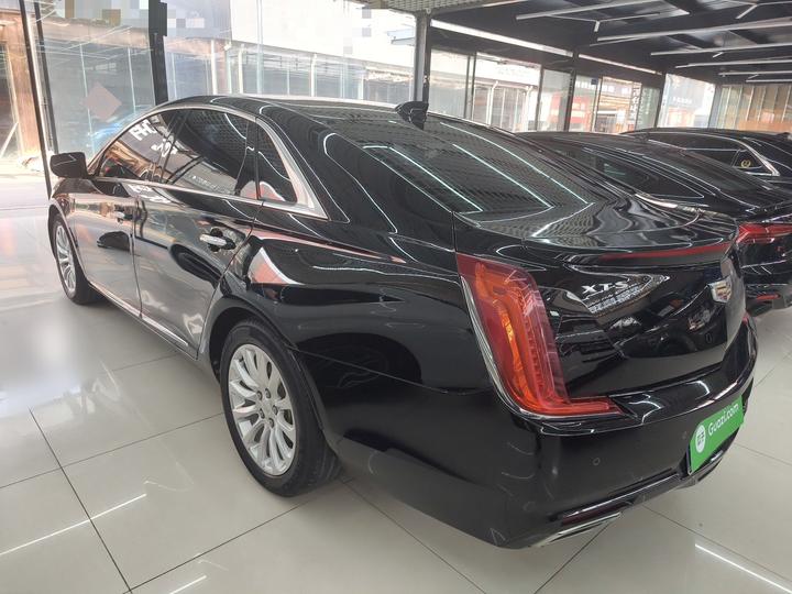 XTS 2018 28T Tech photo 4