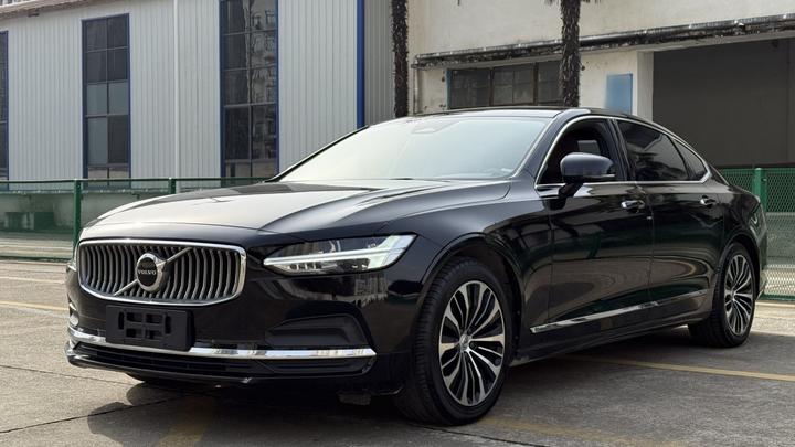 S90 2023 B5 Luxury