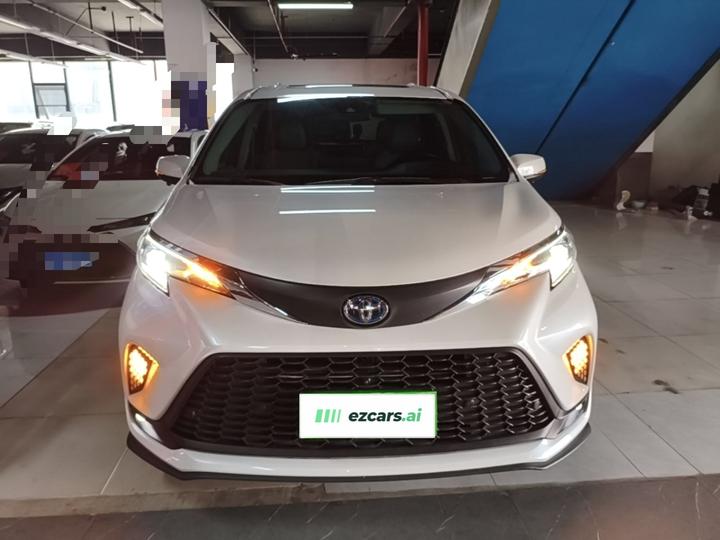 Granvia 2023 2.5L Hybrid Comfort photo 2