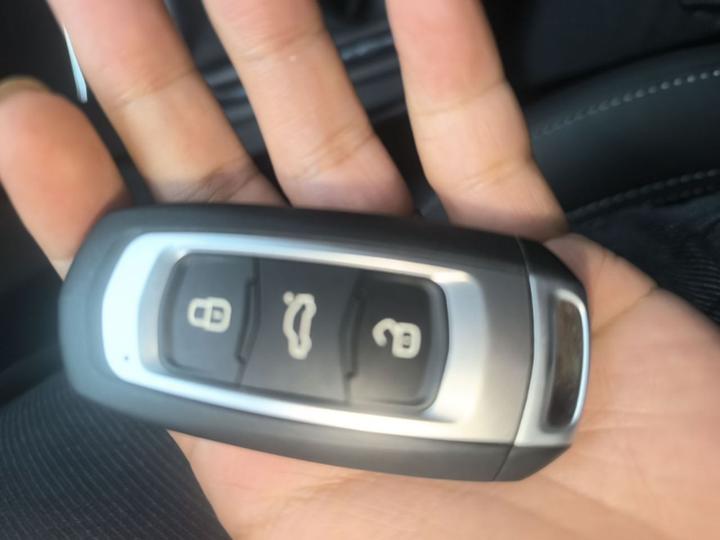 Emgrand 2017 Sedan 1.5L MT photo 8
