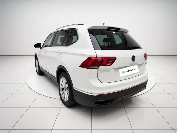 Tiguan L 2024 300TSI AT RWD photo 4
