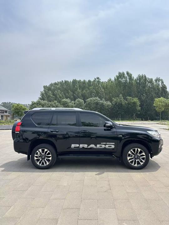 Prado Parallel Import photo 3