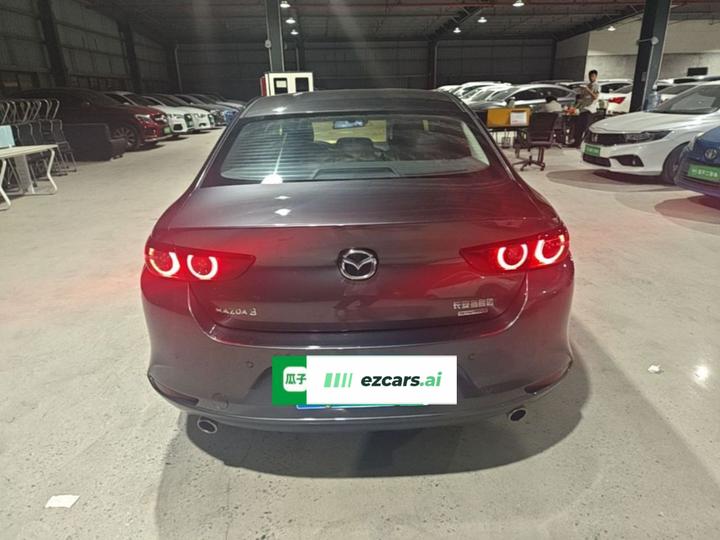 3 Axela 2021 2.0L AT photo 4