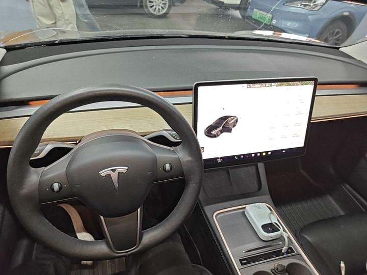 Model 3 2022 RWD photo 2