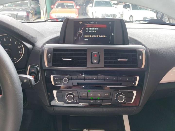 2 Series Imported 2015 218i photo 8