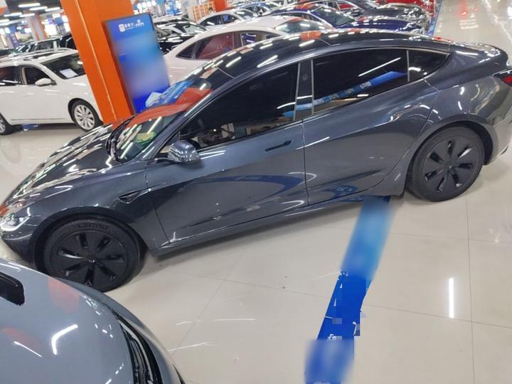 Model 3 2023 RWD photo 3