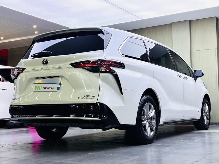 Sienna 2024 2.5L Hybrid AWD Premium photo 4