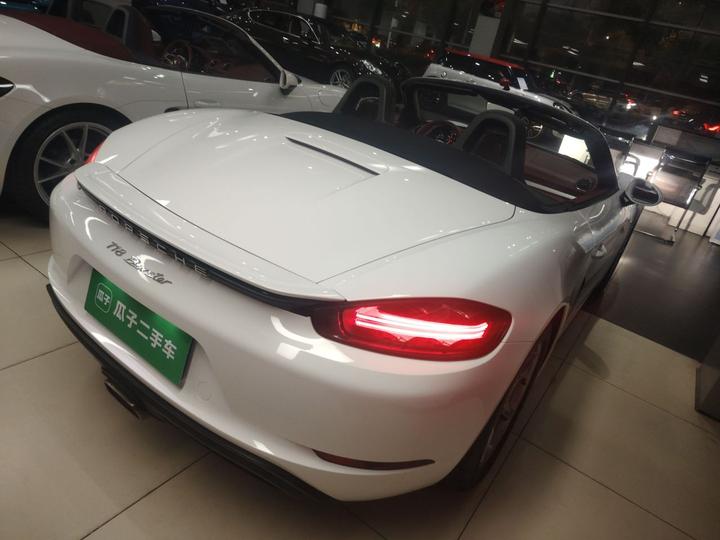 718 2020 Boxster 2.0T photo 4