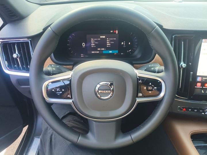 S90 2025 B5 Luxury photo 6