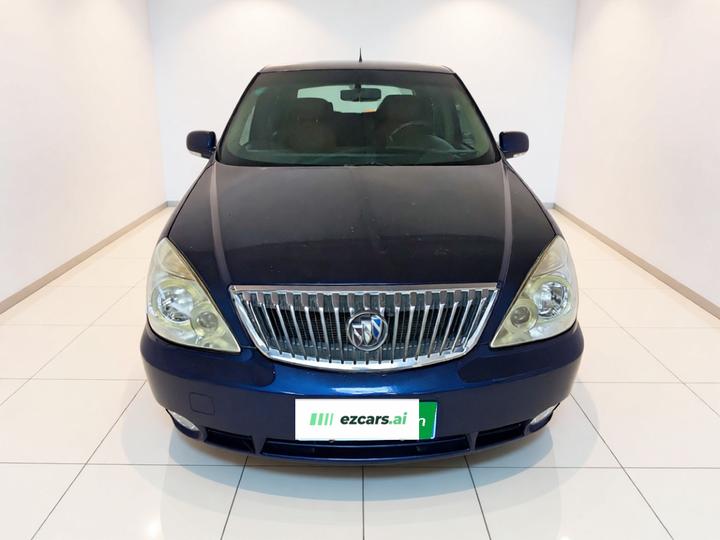 GL8 2014 2.4L Comfort photo 2