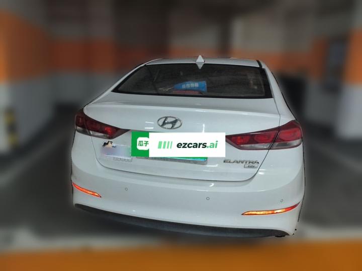 Elantra 2016 1.6L AT Smart Luxury photo 3