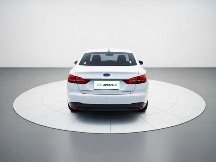 Escort 2019 1.5L MT photo 3
