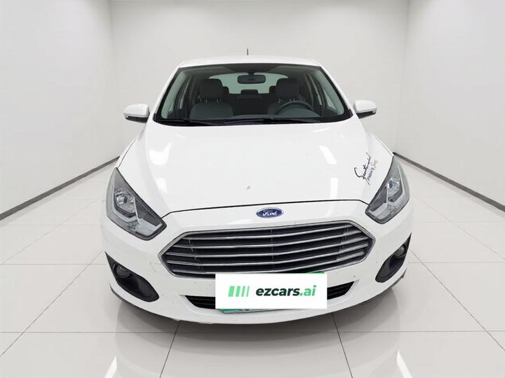 Escort 2015 1.5L MT Comfort photo 2