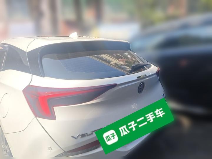6 2020 PHEV photo 4