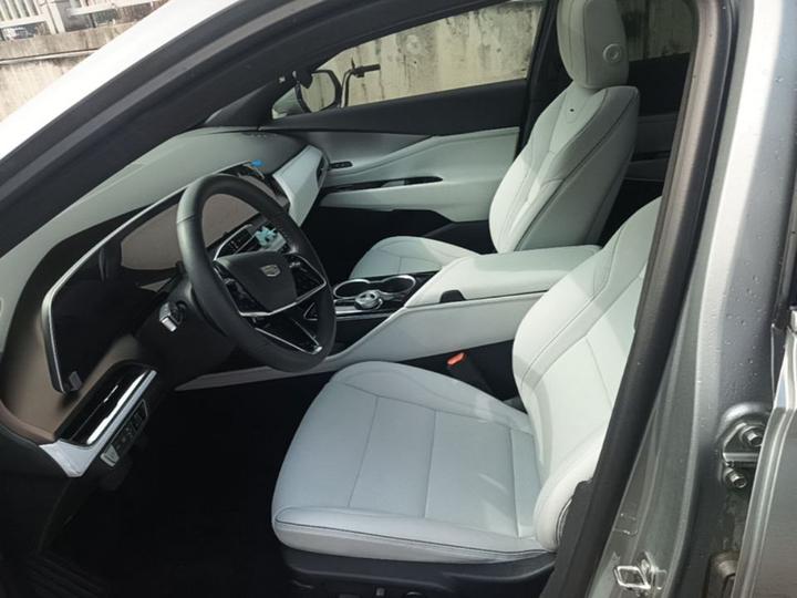 GT4 2023 25T Luxury photo 6