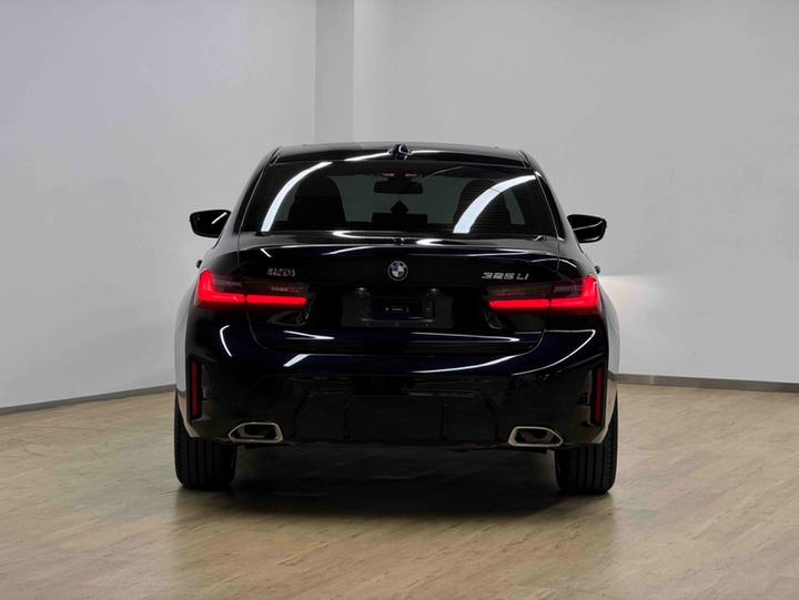 3 Series 2026 325Li M Sport Package photo 5