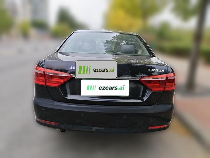 Lavida 2013 Facelift Classic 1.6L MT photo 5