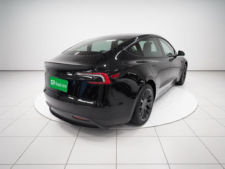 Model 3 2023 RWD photo 4