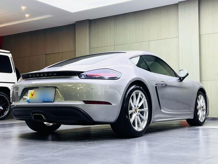 718 2018 Cayman 2.0T photo 3