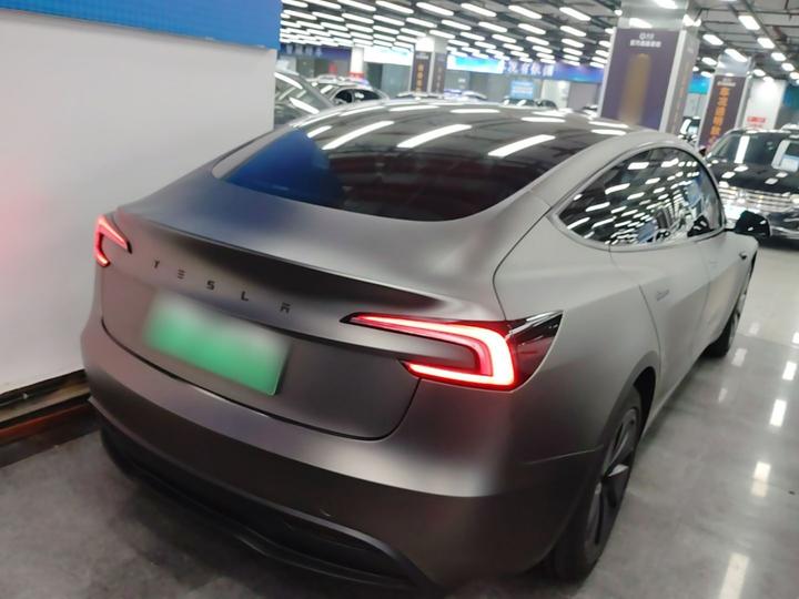 Model 3 2023 RWD photo 4