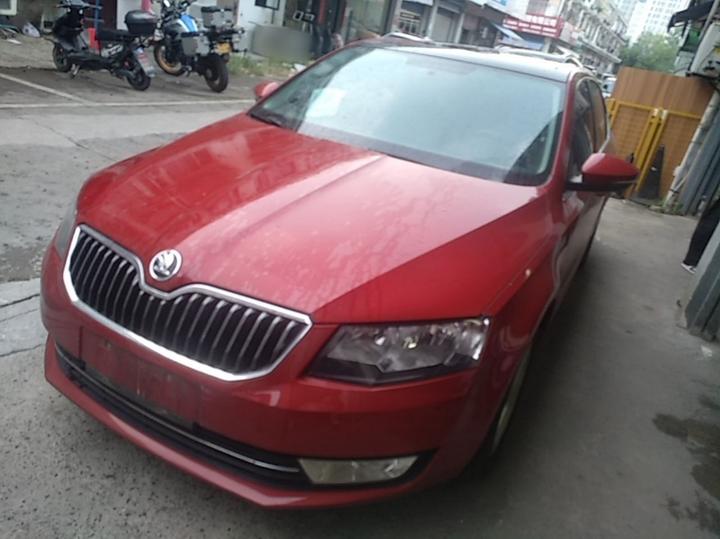 Octavia 2015 1.6L AT
