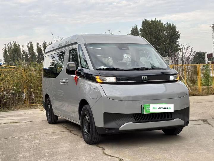 VAN 2026 - Short Wheelbase 68kWh photo 3