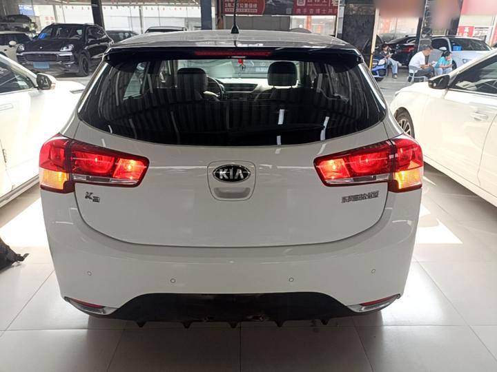 K2 2015 Hatchback 1.4L AT GLS photo 3