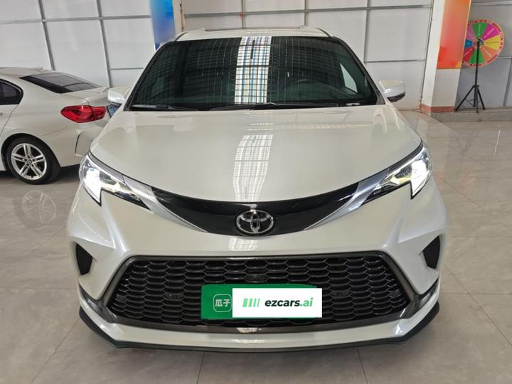 Granvia 2024 2.5L Hybrid Premium PLUS photo 2