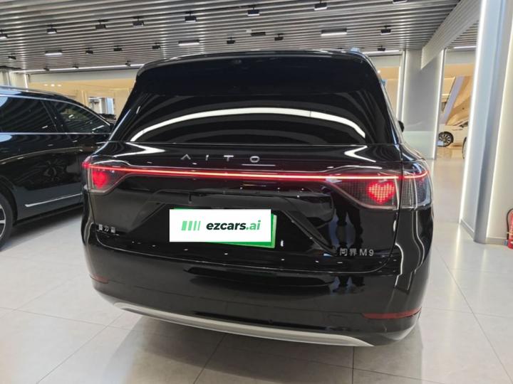 HIMA AITO M9 2024 EREV Max 42kWh 6-Seater photo 5