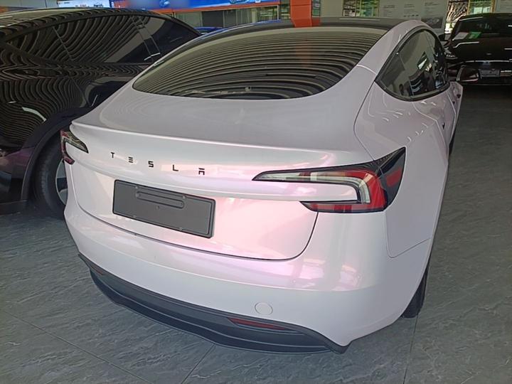 Model 3 2023 RWD photo 5