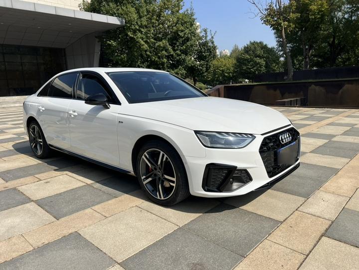 A4L 2022 40 TFSI Luxury Dynamic photo 3