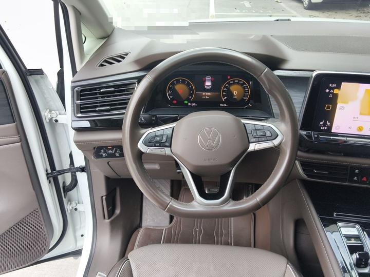 Viloran 2022 380TSI Premium photo 3