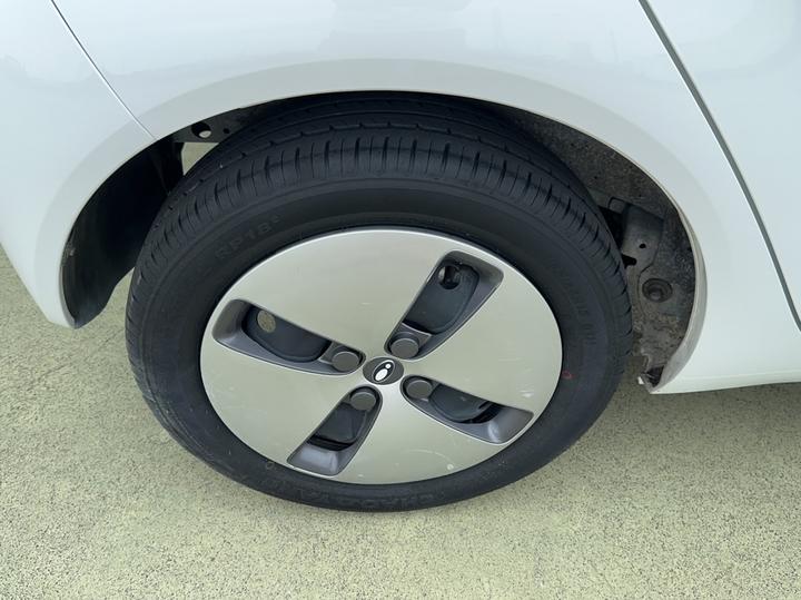 2022 Facelift 301km LFP photo 3
