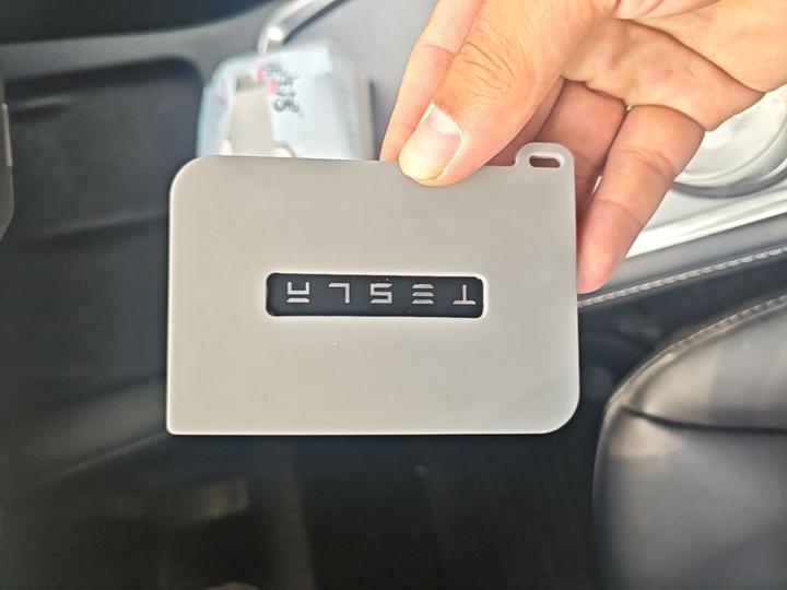 Model Y 2021 Standard Range RWD photo 8